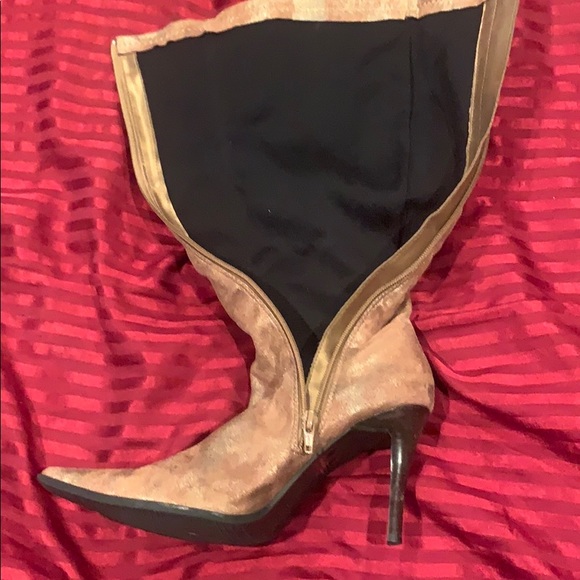 Boots - Picture 6 of 6